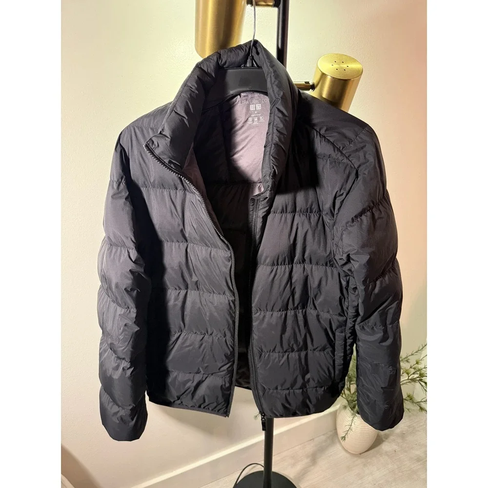 Uniqlo Ultra Light Down Jacket Mens Medium Black Puffer Water Repellent 459619